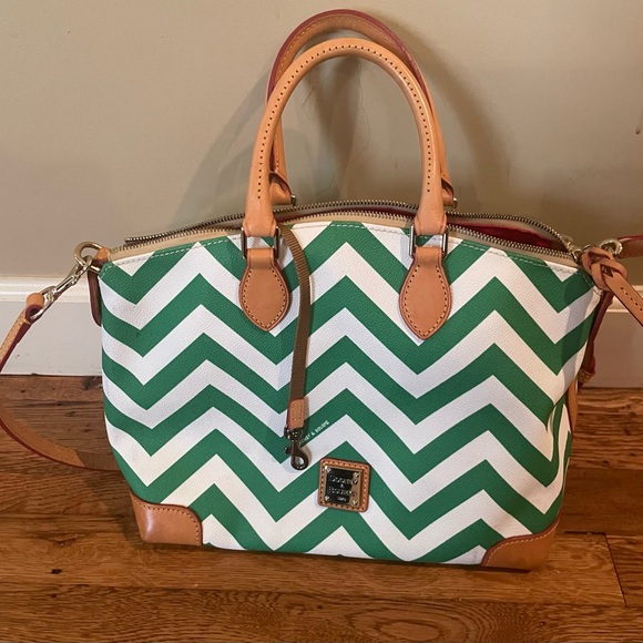 Dooney & Bourke Chevron print handbag - Picture 4 of 10